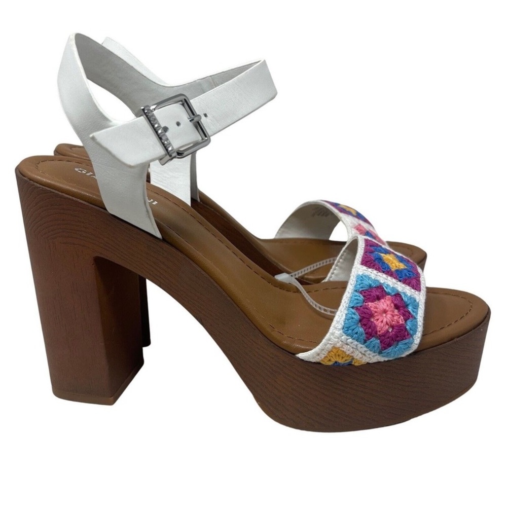 NEW Gianni Bini “Palmeera” Crochet Platform Sandals NWT
